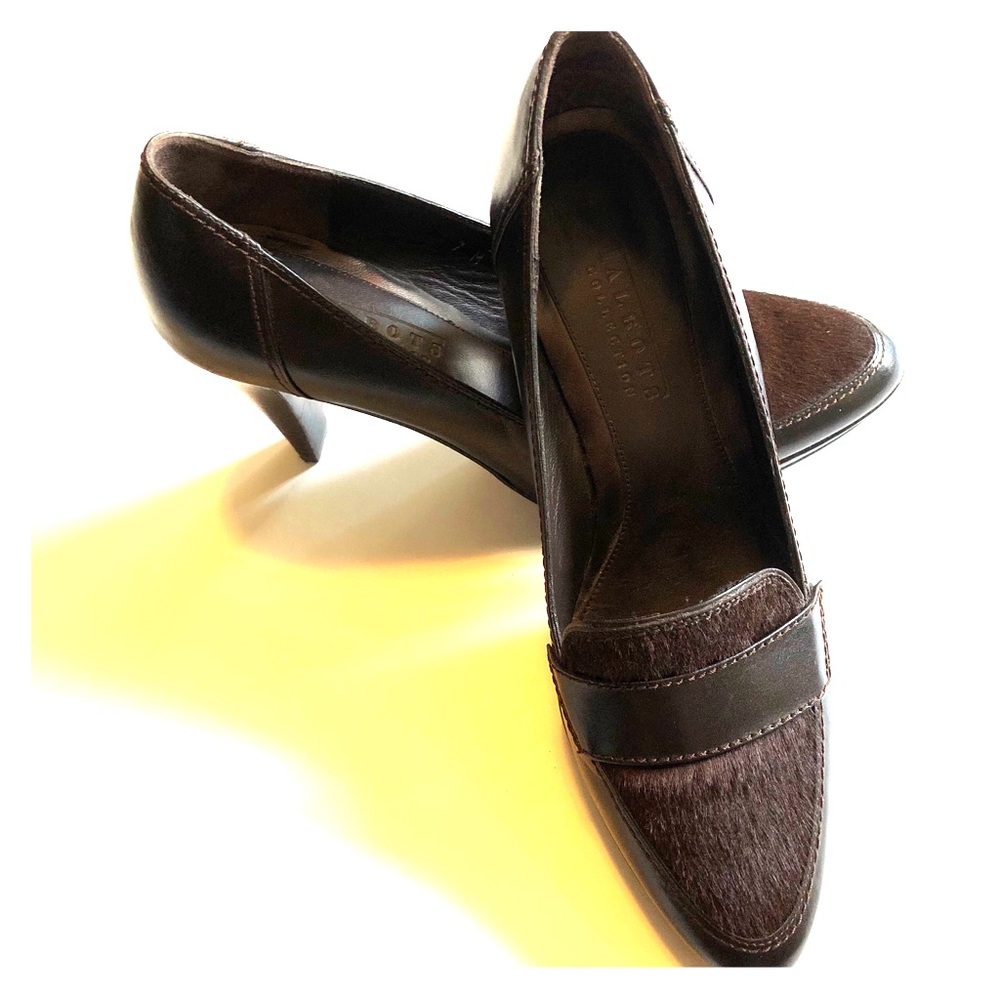 Talbot’s size 7 brown leather pumps.